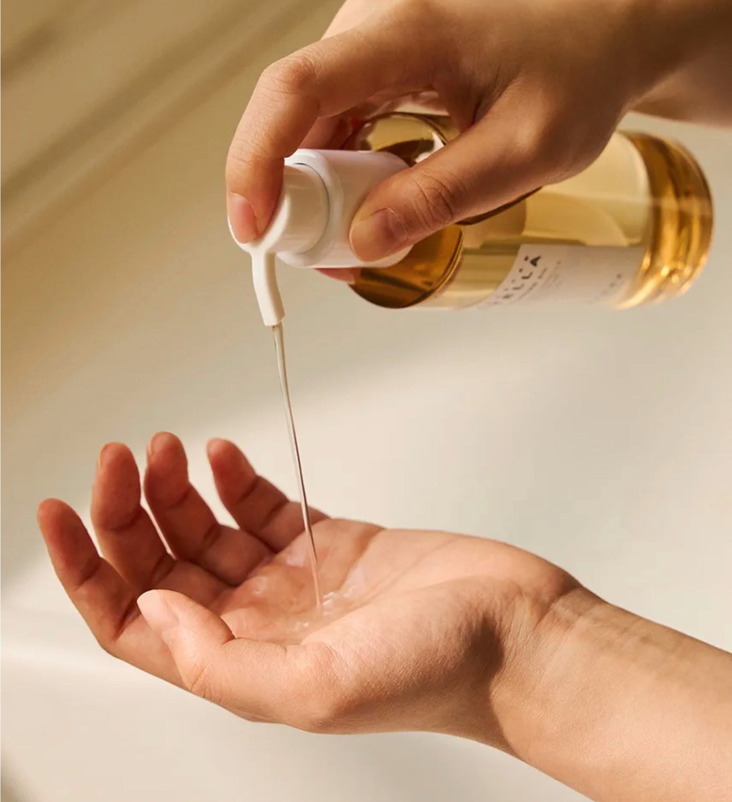 SKIN 1004 Madagascar Centella Light Cleansing Oil